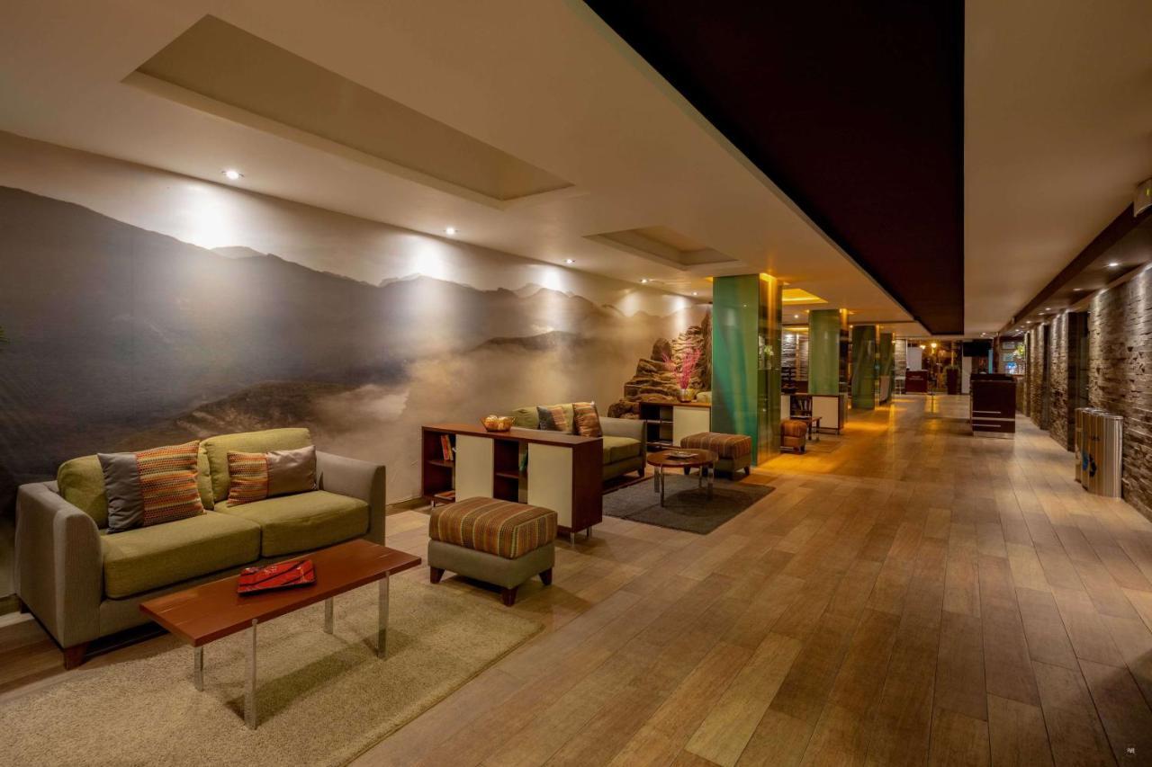 Sonesta Hotel